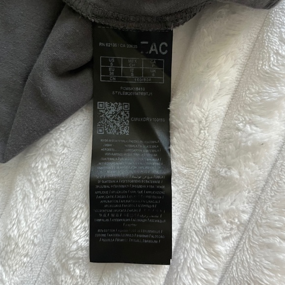 GUESS Tank Top Gray with Rose Gold Foil Skull Graphics size S - Picture 5 of 5